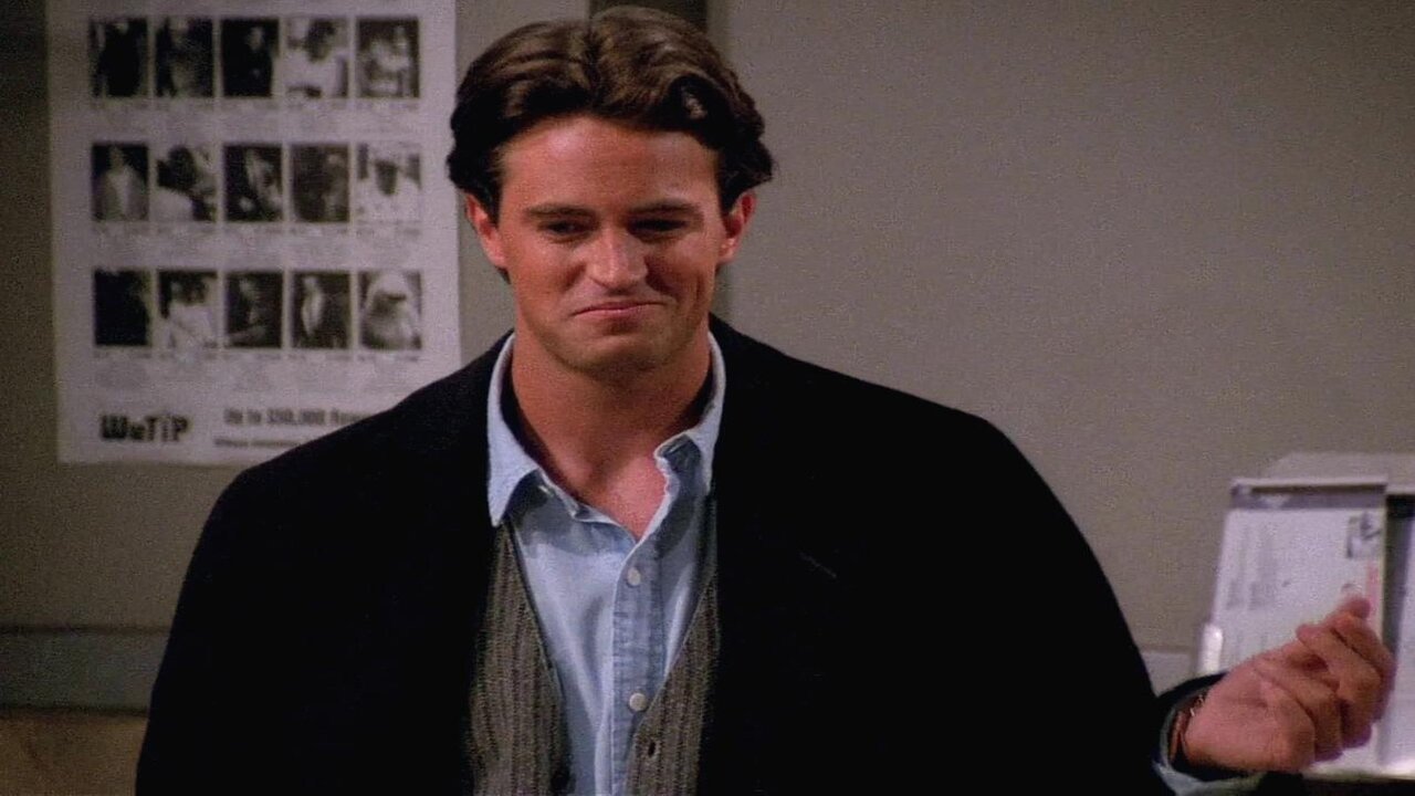 nhung-khoanh-khac-friends-dang-nho-nhat-cua-matthew-perry-trong-vai-chandler-bing-180